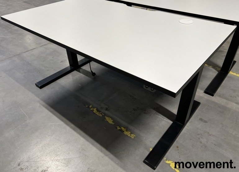 Solgt!Svenheim rektangulært skrivebord - 1 / 2