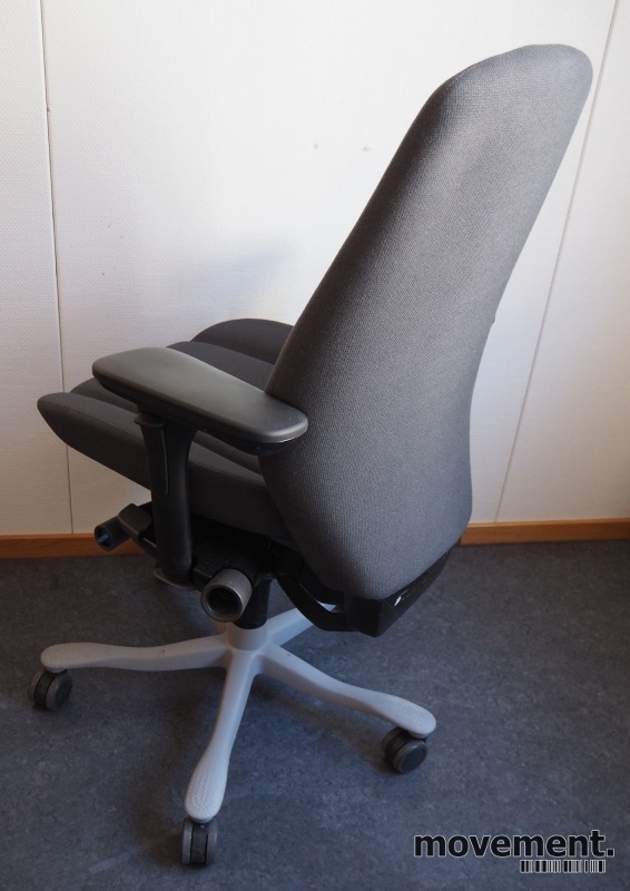 Solgt!Kontorstol: Kinnarps 9000-serie i - 2 / 2