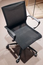 Konferansestol på hjul fra Rim, modell Zero G Work Chair i sort, brukt med noe småslitasje