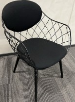 Lekker konferansestol i sort fra Magis, modell Pina, pent brukt
