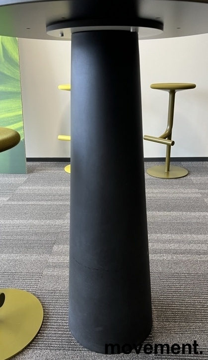 Solgt!Høyt, rundt bord i sort fra Moooi - 2 / 2