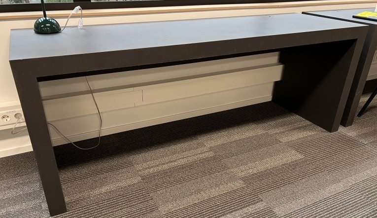 Skrivebord / touch-down plass i