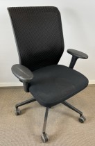 Vitra ID Mesh kontorstol i sort stoff / mesh rygg, armlener, sort kryss, pent brukt