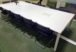 Stort, WorKit møtebord fra Vitra i hvitt, 360x160cm, passer 14-16 personer, pent brukt