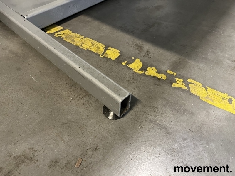 Solgt!Skrivebord med ettpunkts elektrisk - 3 / 3