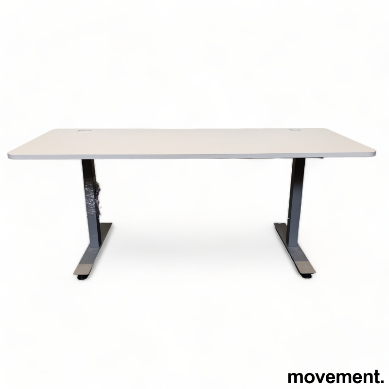 Solgt!Skrivebord fra EFG med hvit plate - 1 / 3