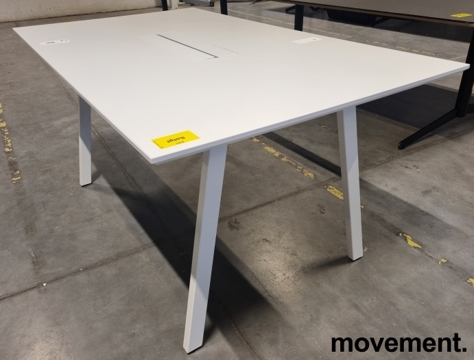 Solgt!Kompakt møtebord fra Svenheim i - 1 / 3