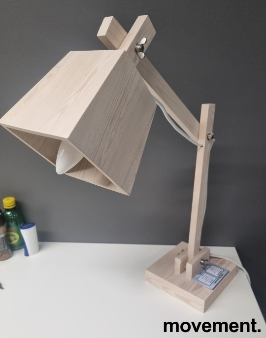 Solgt!Bordlampe fra Muuto, modell Wood, - 2 / 3