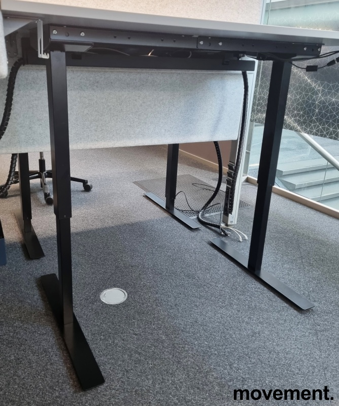 Solgt!Elektrisk hevsenk fra EFG i lys grå - 3 / 5