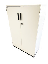 Kinnarps E-serie skap med dører i hvitt, 3 permhøyder, bredde 80cm, høyde 125cm, pent brukt