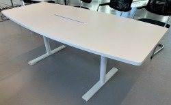 Kompakt møtebord fra Svenheim i hvitt, 200x90cm, passer 6-8 personer, pent brukt