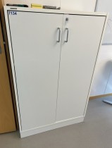 Svenheim Titan skap i hvitt, 3permhøyder, bredde 80cm, høyde 128cm, pent brukt