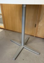 Rundt møtebord i hvitt / grått fra Materia, modell Centrum, Ø=80cm, H=73cm, pent brukt