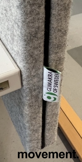 Solgt!Bordskillevegg i lyst gråmelert - 2 / 2