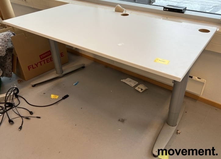 Solgt!Skrivebord med elektrisk hevsenk - 1 / 2