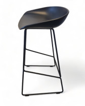 Barkrakk / barstol fra HAY, About a stool, sete / understell i sort, sittehøyde 77cm, pent brukt