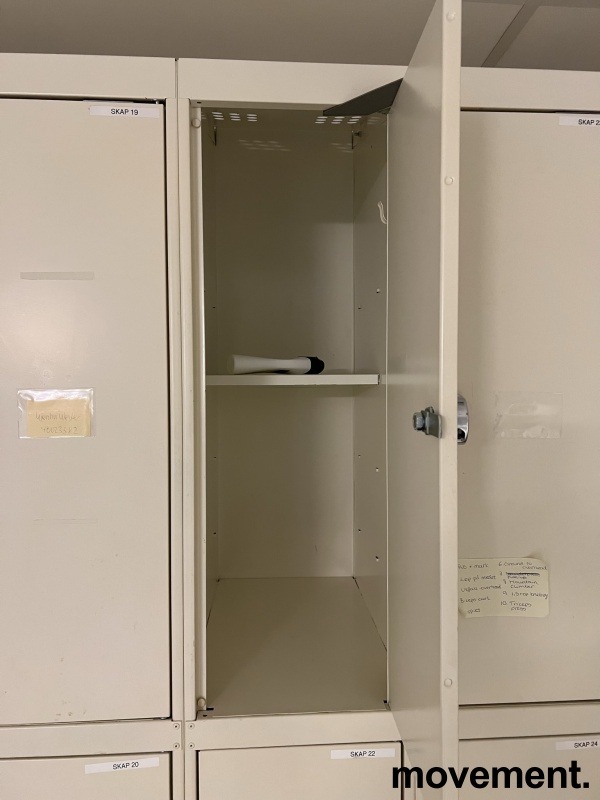 Solgt!Garderobeskap i stål, lys grå fra - 2 / 2