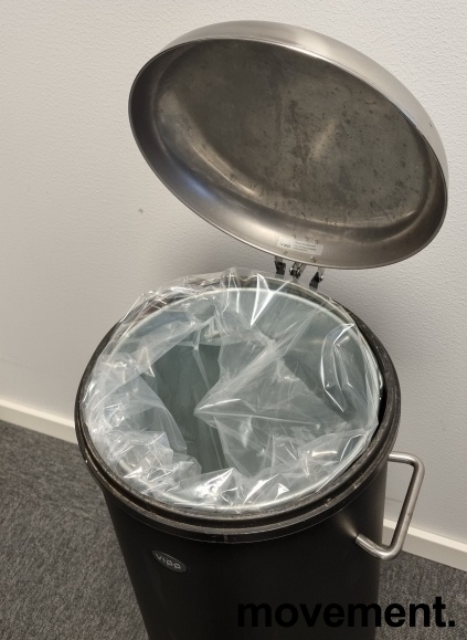 Solgt!Vipp pedalbøtte i sort, modell - 3 / 5