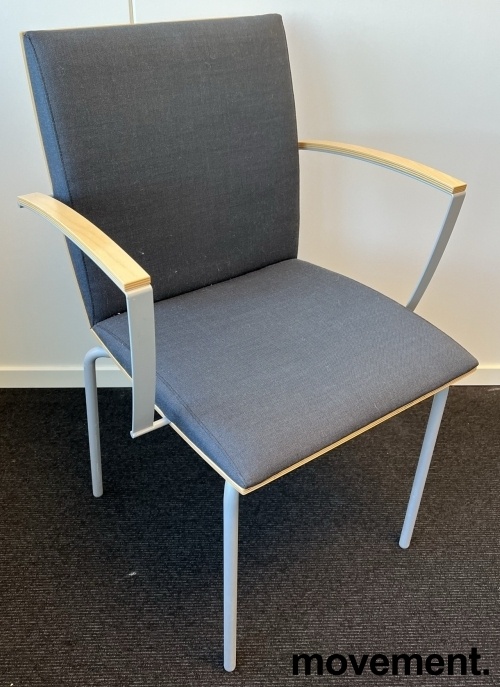 Solgt!Konferansestol i mørkt grått stoff - 1 / 2