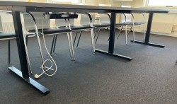 Møtebord / konferansebord i mørkt grått / sort fra Narbutas, 360x120cm, passer 12-14 personer, pent brukt