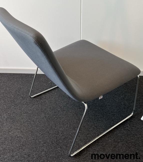 Solgt!Loungestol i mørkt grått stoff / - 2 / 3
