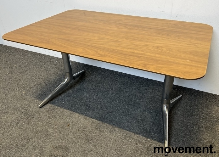 Solgt!Møtebord / konferansebord i valnøtt - 1 / 4