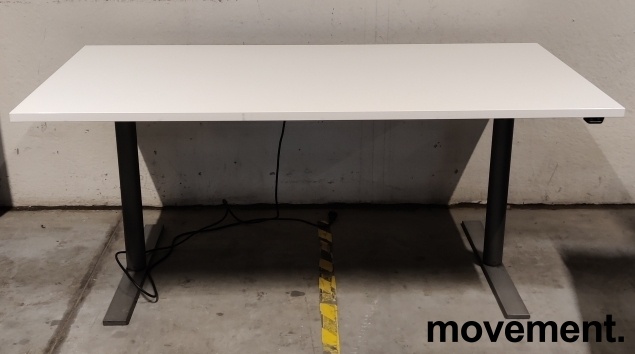 Solgt!Skrivebord med elektrisk hevsenk i - 1 / 3