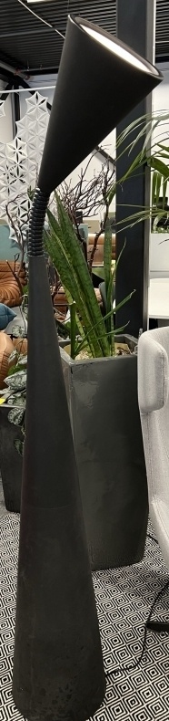 Solgt!Stålampe i sort fra Marset, modell - 2 / 2