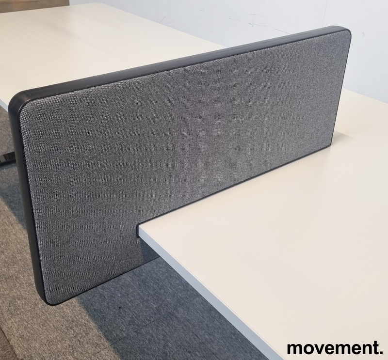 Solgt!Bordskillevegg tilpasset Vitra - 1 / 2