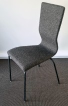 Konferansestol fra EFG i grovt, grått stoff / sorte ben, modell GRAF, pent brukt