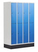 Garderobeskap i stål, lys grå / blå dører, 8 rom (2x4) 120cm bredde, 55cm dybde,189cm høyde, pent brukt