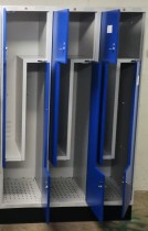 Garderobeskap fra AJ i stål, lys grå / blå dører, Z-dør 6rom, 120cm bredde, 55cm dybde, 205cm høyde, pent brukt