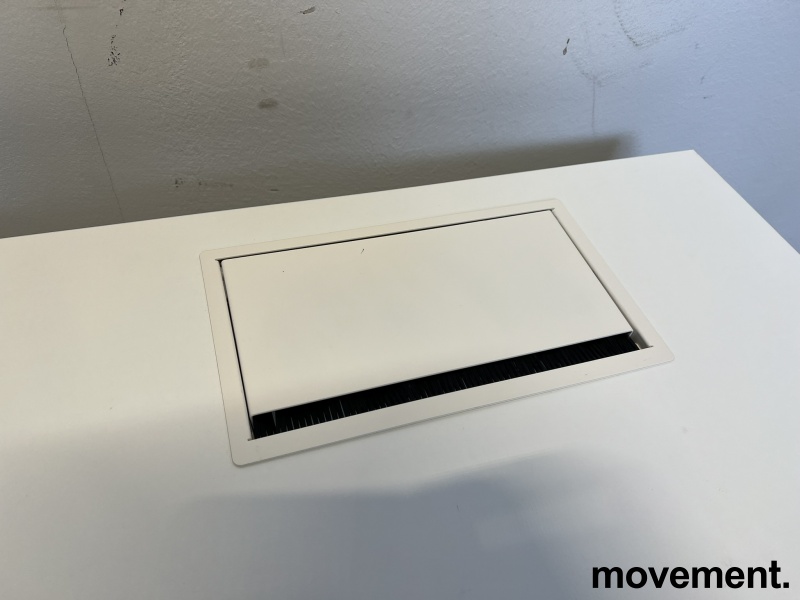 Solgt!Skrivebord i hvitt fra Kinnarps, - 3 / 4