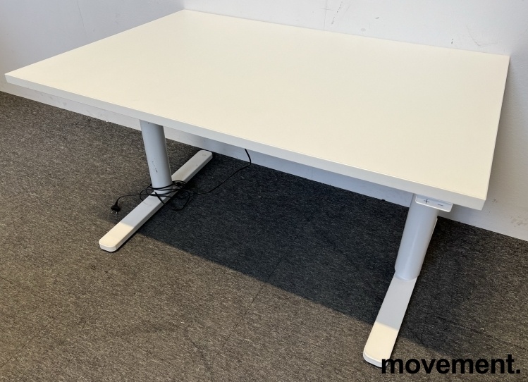 Solgt!Skrivebord med elektrisk hevsenk i - 1 / 3