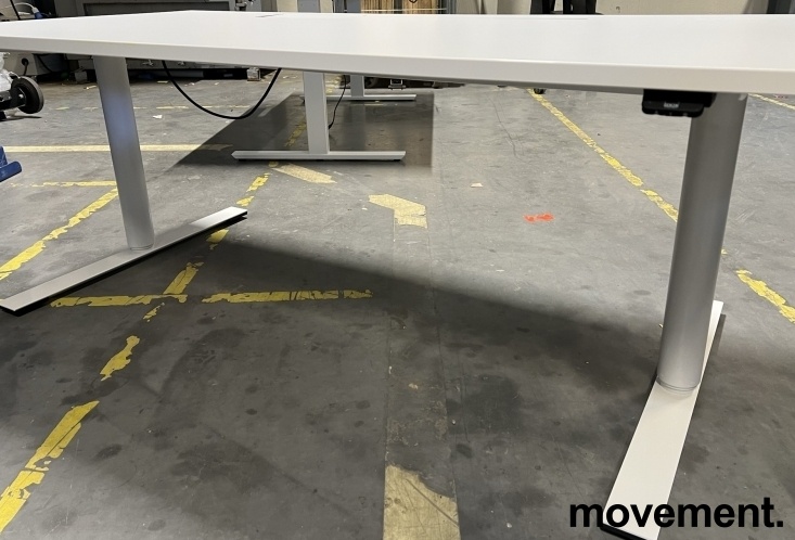 Solgt!Skrivebord med elektrisk hevsenk i - 2 / 2