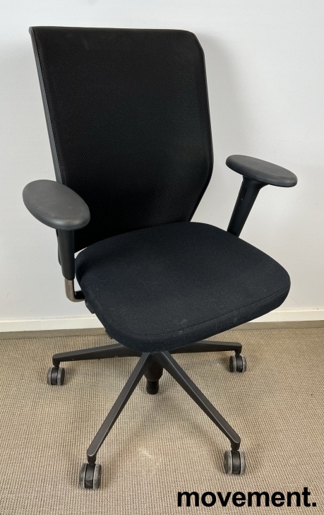 Solgt!Vitra ID Mesh kontorstol i sort - 1 / 3