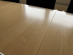 Møtebord i bøk / grått med kabelluker, 360x135cm, passer 12-14 personer, brukt med noe slitasje