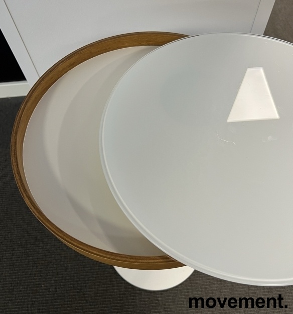 Solgt!Lite loungebord i hvitt / valnøtt / - 2 / 2