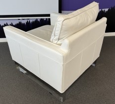 Skinnstol / lenestol, 1seter, Melba fra Ikea, hvitt skinn, 76cm bredde, krom ben, pent brukt