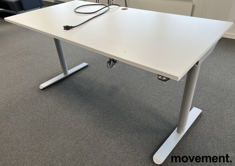 Solgt!Skrivebord med elektrisk hevsenk i - 2 / 2