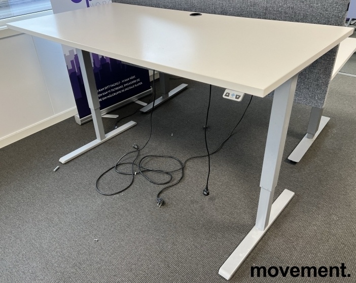 Solgt!Skrivebord med elektrisk hevsenk i - 2 / 2