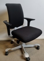 Håg H05 5400 kontorstol i sort, armlener, pent brukt