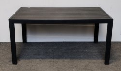 Utebord fra Jutlandia i mørk tre-look / sort, 150x90cm, pent brukt