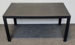 Utebord fra Jutlandia i mørk tre-look / sort, 150x90cm, pent brukt