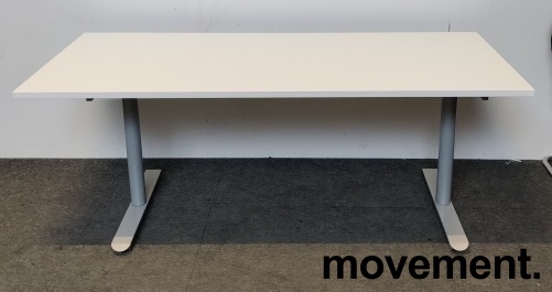 Solgt!Skrivebord med elektrisk hevsenk i - 1 / 2