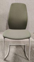Møteromsstol / besøksstol fra Kinnarps, mod Plus 376, NYTRUKKET i grønt ullstoff, pent brukt