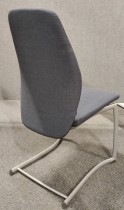 Møteromsstol / besøksstol fra Kinnarps, mod Plus 376, NYTRUKKET i blått ullstoff, pent brukt