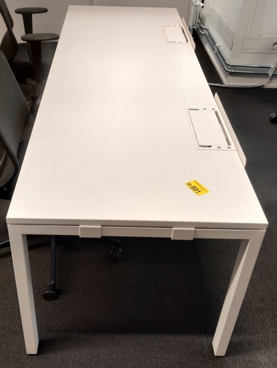 Skrivebord med 2 arbeidsplasser fra