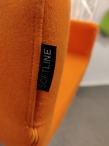 ME&U innendørs huske fra Softline i orange stoff, pent brukt