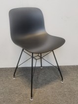 Konferansestol i sort fra Magis, modell Troy, design: Marcel Wanders, Pent brukt